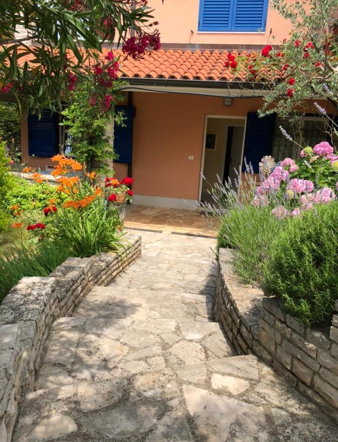 Goga Apartments Pula Exterior photo